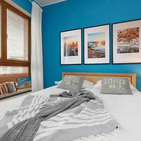 Stylish Blue With Balcony And Parking Zoliborz By Renters Warschau